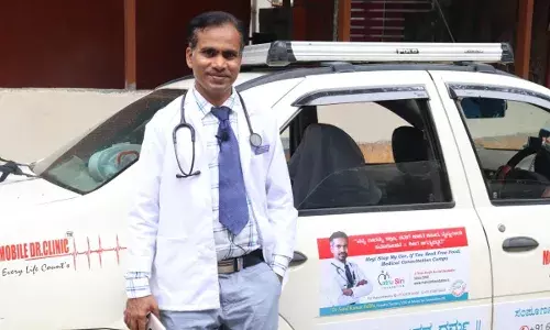 मोबाइल क्लिनिक से लाखों रोगियों का इलाज कर चुके हैं डॉ सुनील मोबाइल क्लिनिक से लाखों रोगियों का इलाज कर चुके हैं डॉ सुनील
