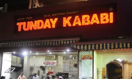 घर की औरतों से छुपी है टुंडे कबाब की रेसिपी, जानें क्या है राज घर की औरतों से छुपी है टुंडे कबाब की रेसिपी, जानें क्या है राज