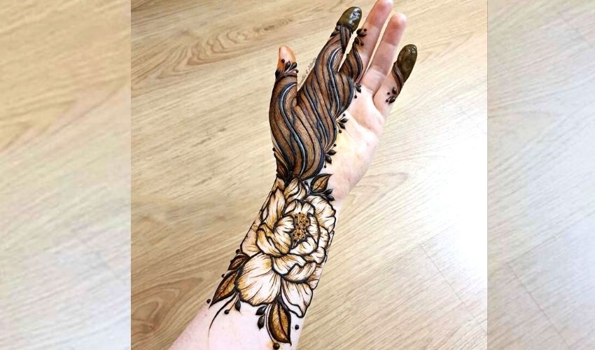 Ten Gorgeous Wedding-Day Henna Designs - Weddingbells