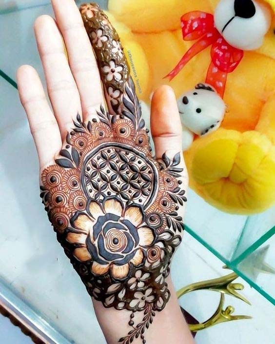 31+ Beautiful Flower Mehendi Designs for Hands - Fashion Qween