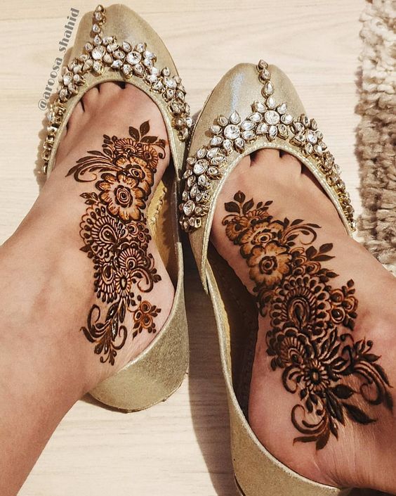 30+ Inspiration worthy Bridal Foot Mehndi Designs for 2023 Brides - Wish N  Wed