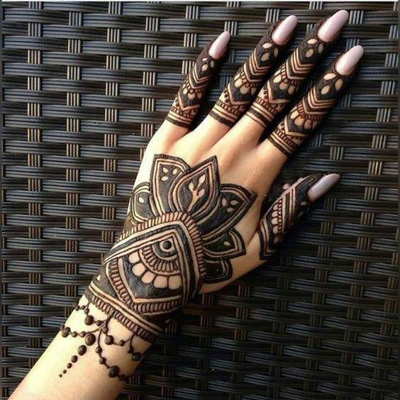 Best Mehndi Design In Tattoo