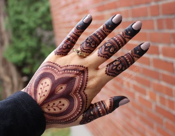 The Shaded Mehndi Motif For Wedding